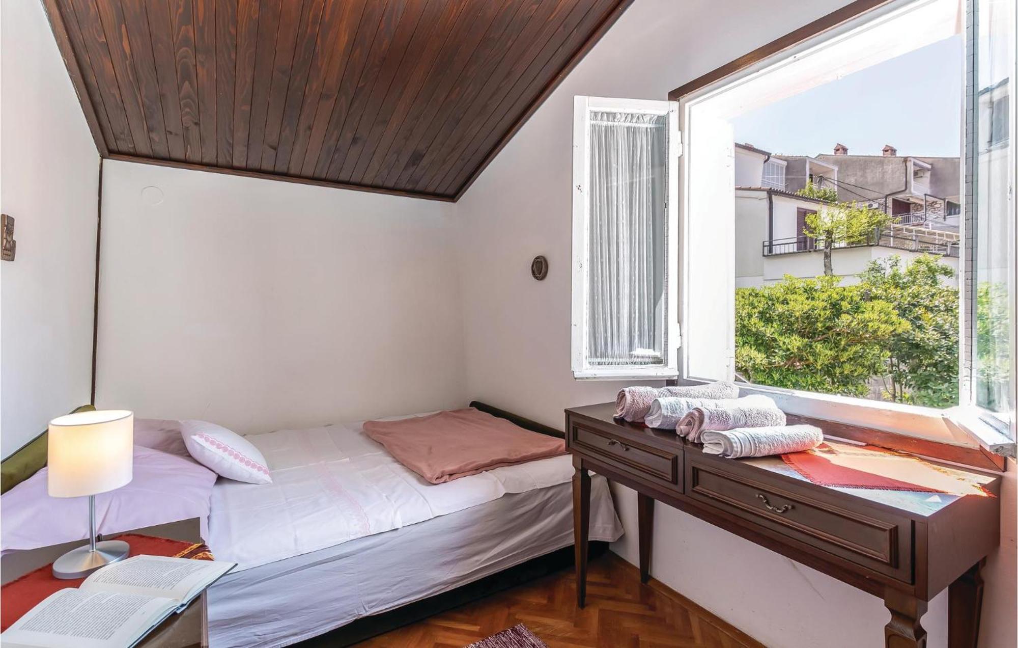 2 Bedroom Beautiful Home In Кралєвиця Екстер'єр фото